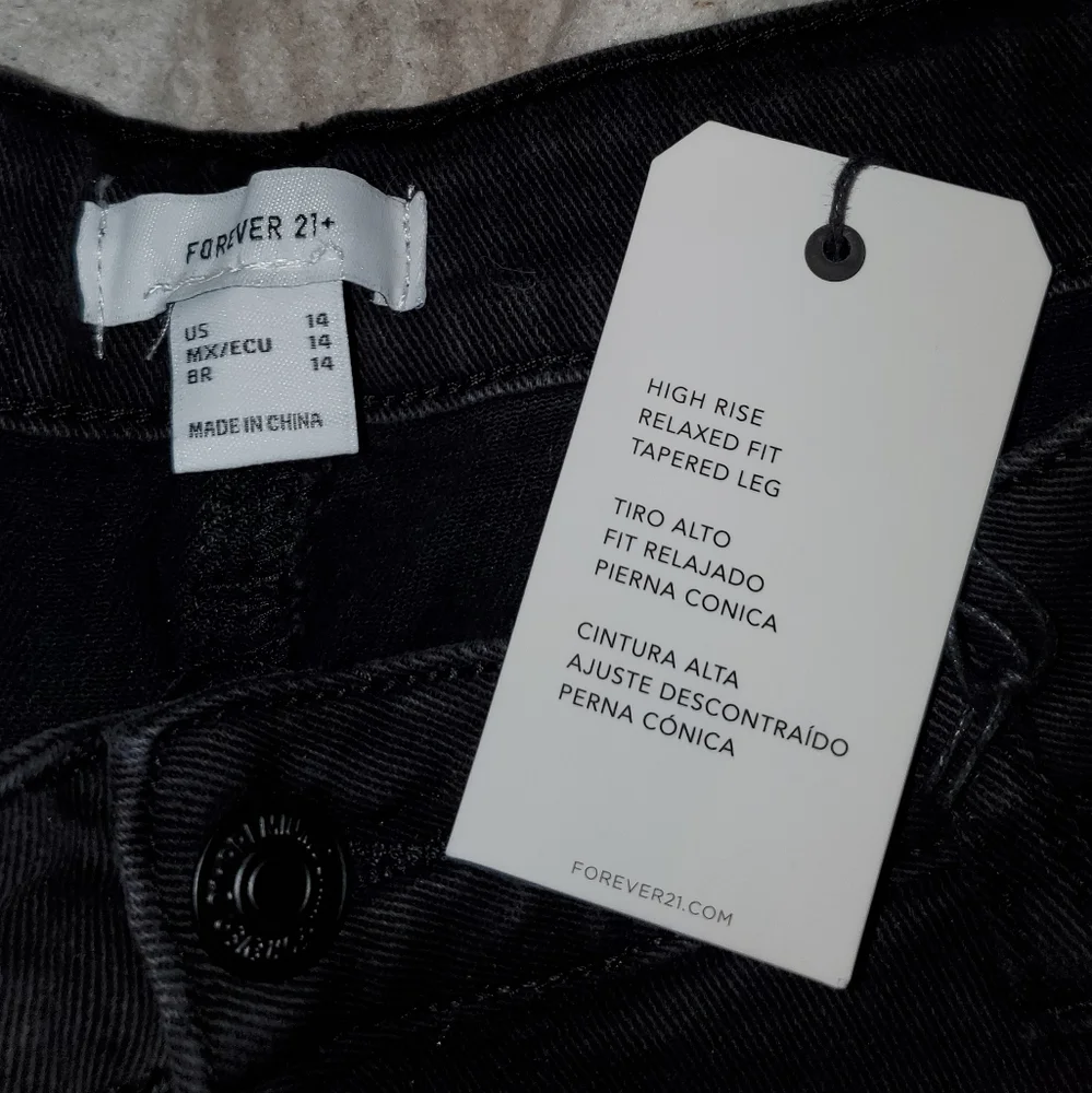5 for $25 | NWT Forever 21 + Plus High Waisted Tapered Leg Denim Mom Jeans - Picture 5 of 12